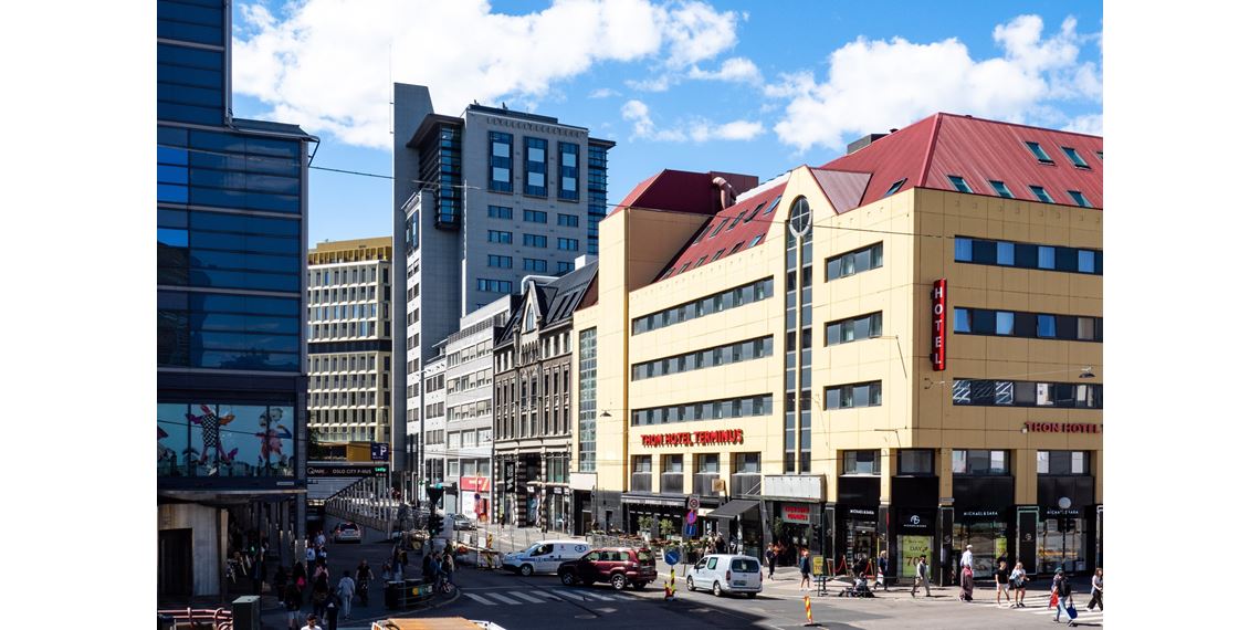 I Stenersgata ligger blant annet Oslo City, Thon Hotels og Rema 1000