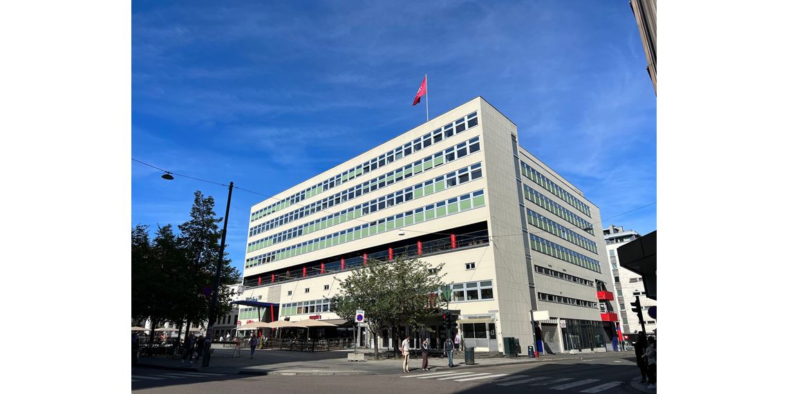 Arbeidersamfunnets plass 1 er en av Oslos mest kjente funkisbygg og rommer et helt kvartal