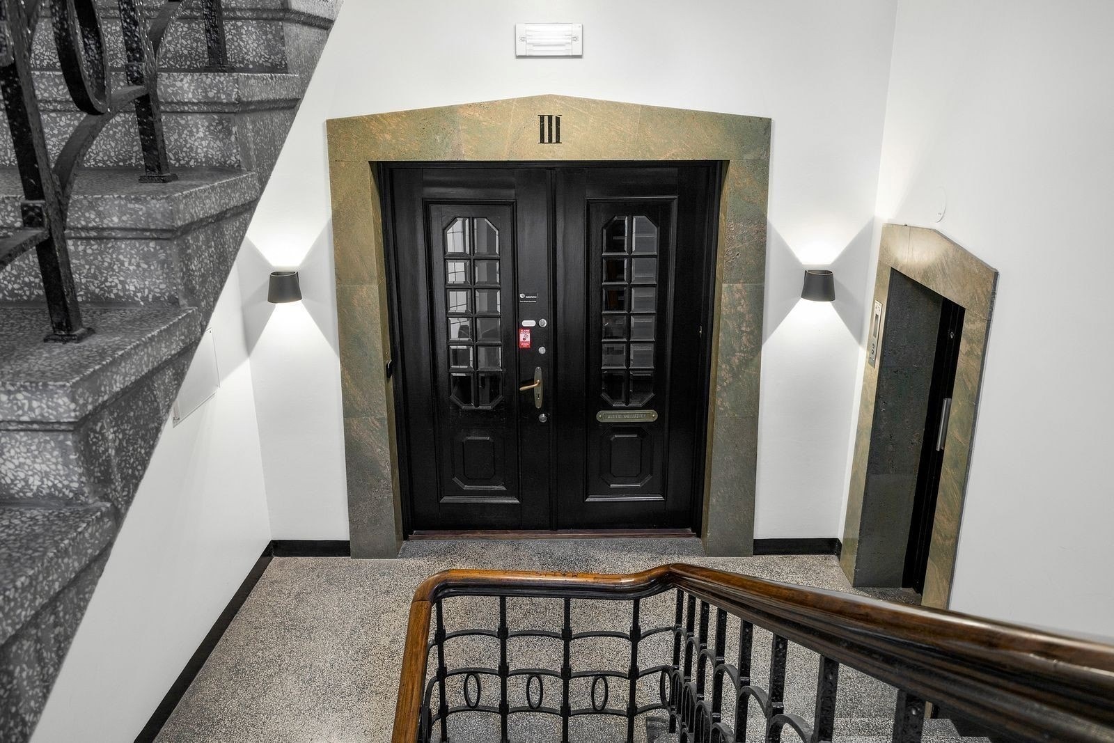 Eiendommen har mange flotte detaljer