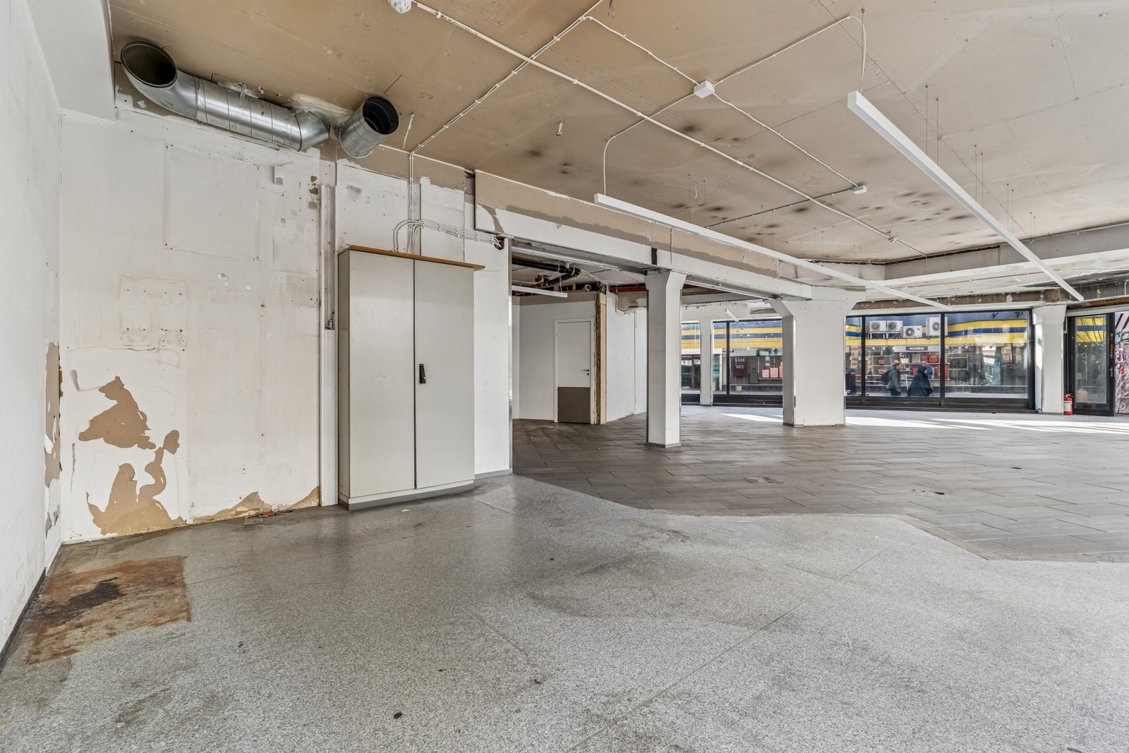 Fleksibelt næringslokale med høy synlighet og gode eksponeringsmuligheter.