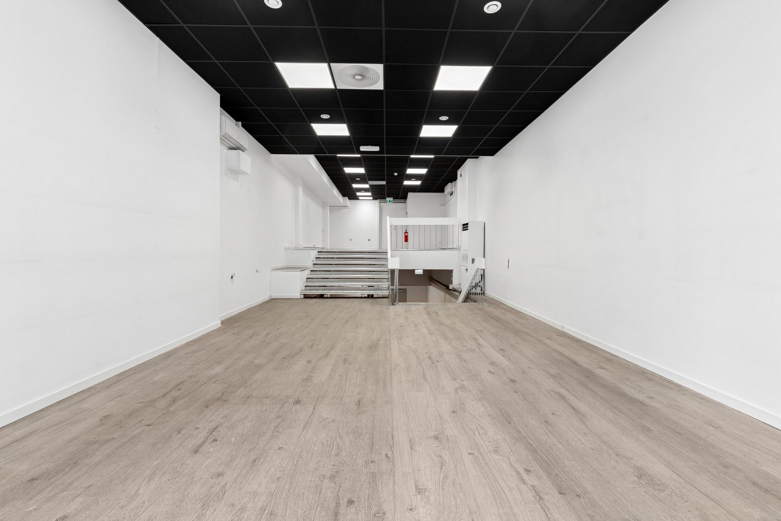 Åpent og fleksibelt lokale med god takhøyde og mulighet for tilpasninger