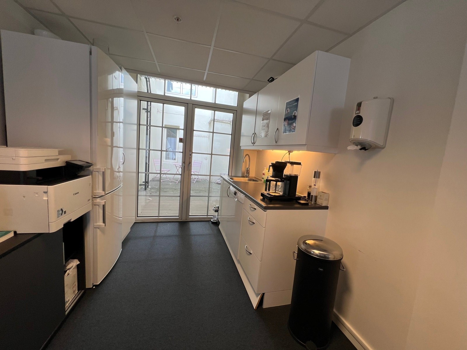 Kjøkken med utgang til bakgård