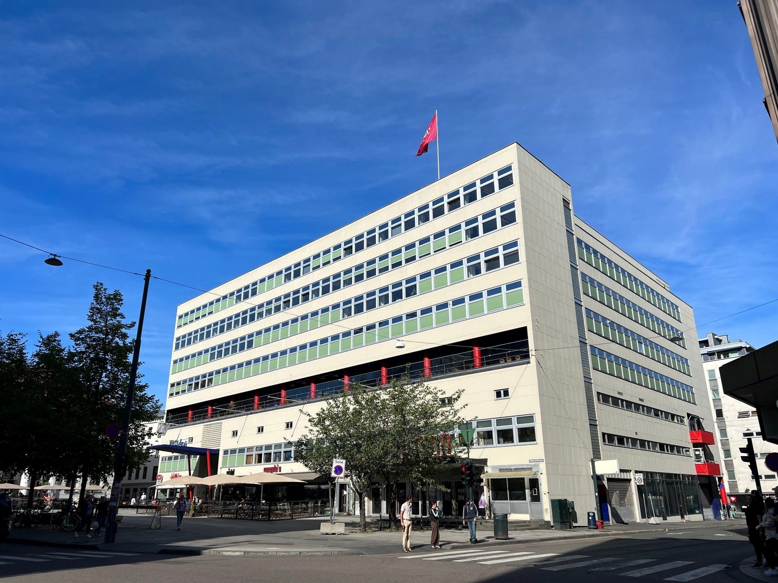 Eiendommen er et av Oslos mest kjente funkisbygg og rommer et helt kvartal